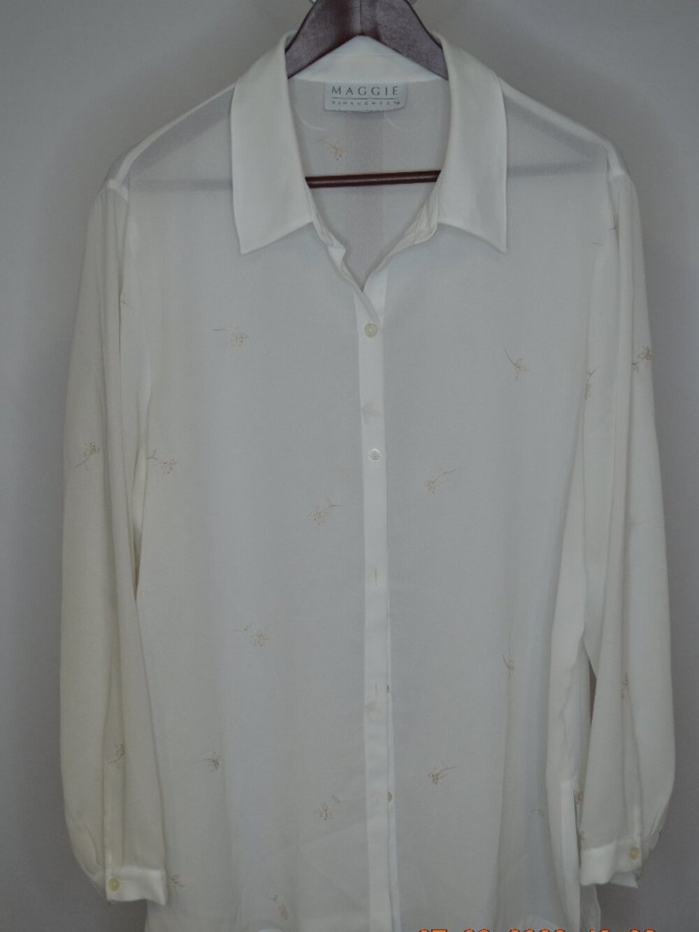 Maggie McNaughton Women's White Floral Embroidered Long Sleeve Button Down